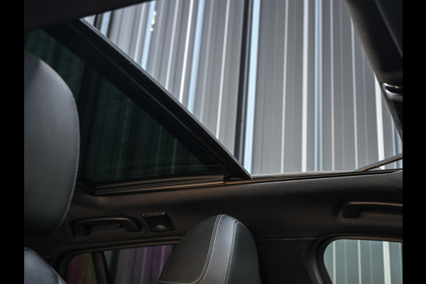 BMW 3 Serie Touring 330e High Executive | M-Sport | Panoramadak | Hifi | ACC | Stoelverwarming | Ambienteverlichting | Keyless | PDC V+A