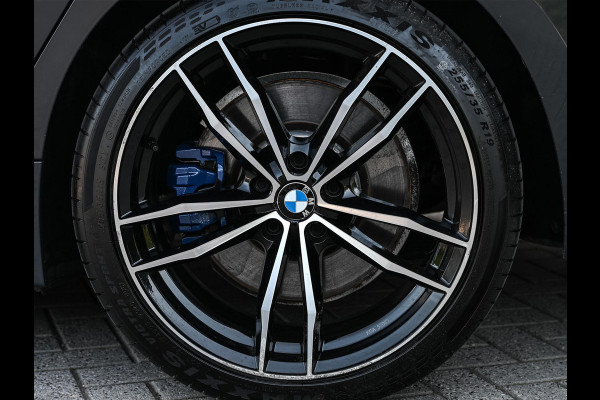 BMW 3 Serie Touring 330e High Executive | M-Sport | Panoramadak | Hifi | ACC | Stoelverwarming | Ambienteverlichting | Keyless | PDC V+A