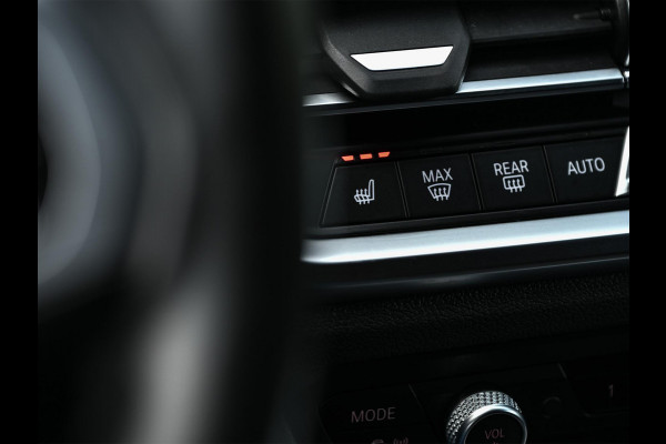 BMW 3 Serie Touring 330e High Executive | M-Sport | Panoramadak | Hifi | ACC | Stoelverwarming | Ambienteverlichting | Keyless | PDC V+A