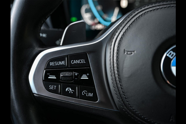 BMW 3 Serie Touring 330e High Executive | M-Sport | Panoramadak | Hifi | ACC | Stoelverwarming | Ambienteverlichting | Keyless | PDC V+A