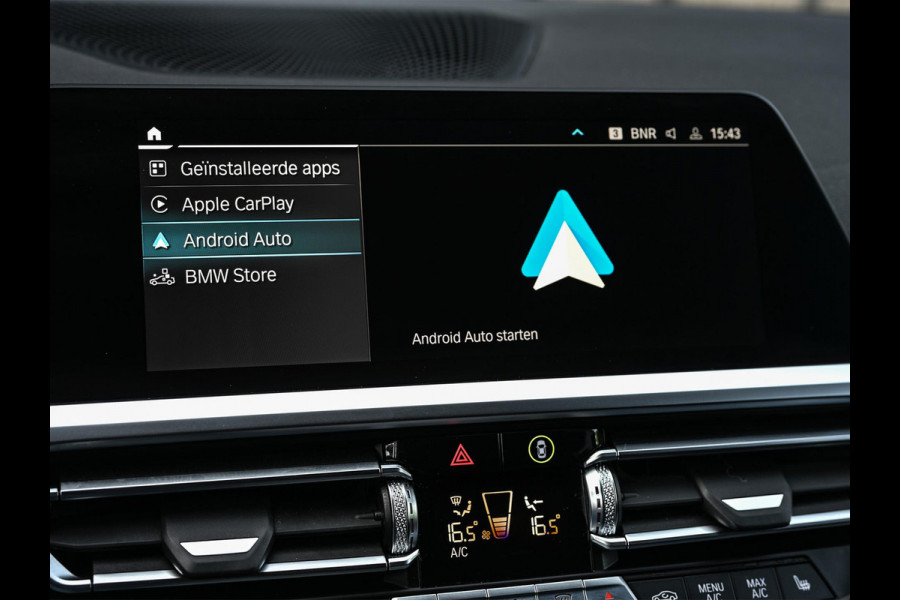 BMW 3 Serie Touring 330e High Executive | M-Sport | Panoramadak | Hifi | ACC | Stoelverwarming | Ambienteverlichting | Keyless | PDC V+A