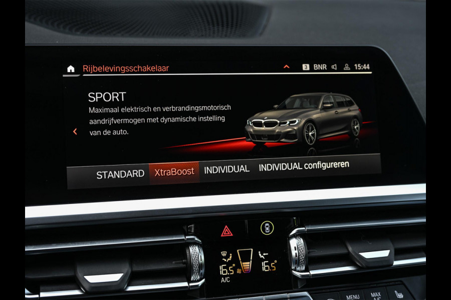 BMW 3 Serie Touring 330e High Executive | M-Sport | Panoramadak | Hifi | ACC | Stoelverwarming | Ambienteverlichting | Keyless | PDC V+A