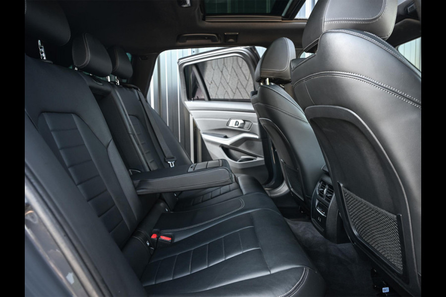 BMW 3 Serie Touring 330e High Executive | M-Sport | Panoramadak | Hifi | ACC | Stoelverwarming | Ambienteverlichting | Keyless | PDC V+A