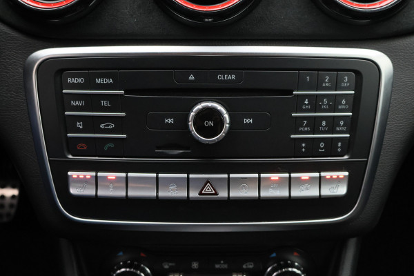 Mercedes-Benz CLA-Klasse AMG 45 4MATIC Memory, Sfeerverlichting, Harmen & Kardon, Apple Carplay, ACC, 19"