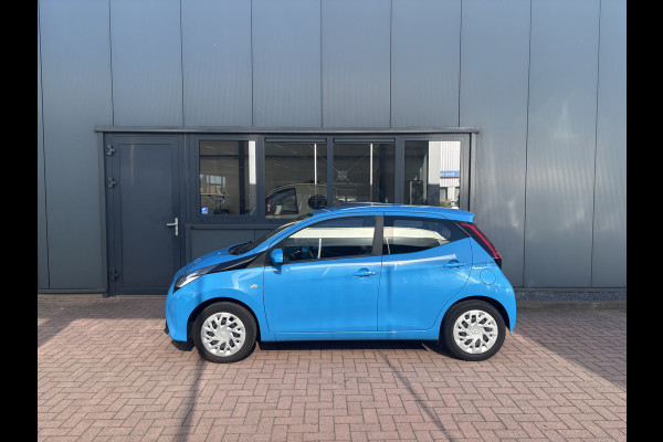 Toyota Aygo 1.0 VVT-i X-Play Automaat 5-drs. CAMERA/CARPLAY/MEDIA/LIMITER