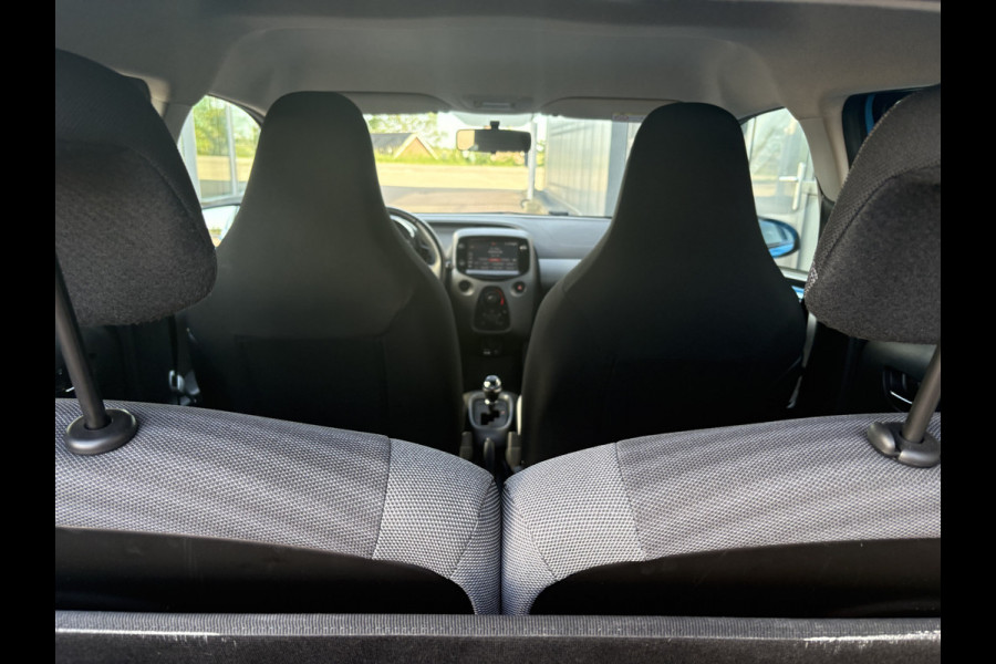 Toyota Aygo 1.0 VVT-i X-Play Automaat 5-drs. CAMERA/CARPLAY/MEDIA/LIMITER