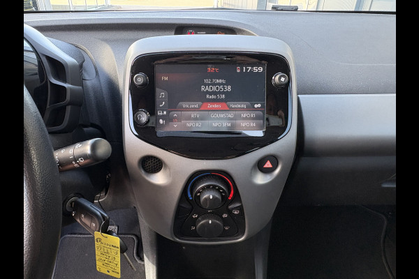 Toyota Aygo 1.0 VVT-i X-Play Automaat 5-drs. CAMERA/CARPLAY/MEDIA/LIMITER