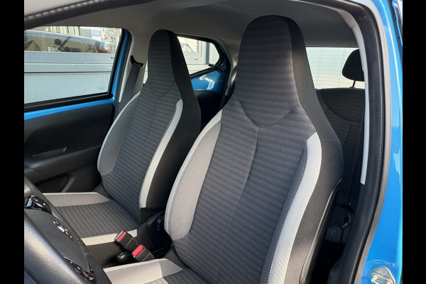 Toyota Aygo 1.0 VVT-i X-Play Automaat 5-drs. CAMERA/CARPLAY/MEDIA/LIMITER