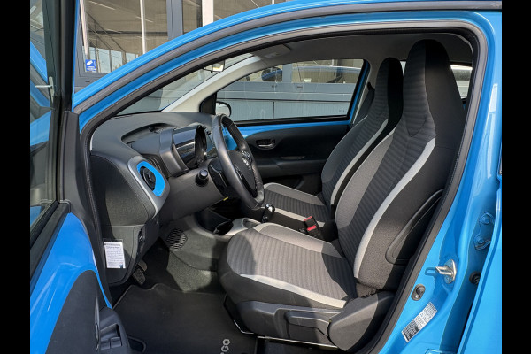 Toyota Aygo 1.0 VVT-i X-Play Automaat 5-drs. CAMERA/CARPLAY/MEDIA/LIMITER