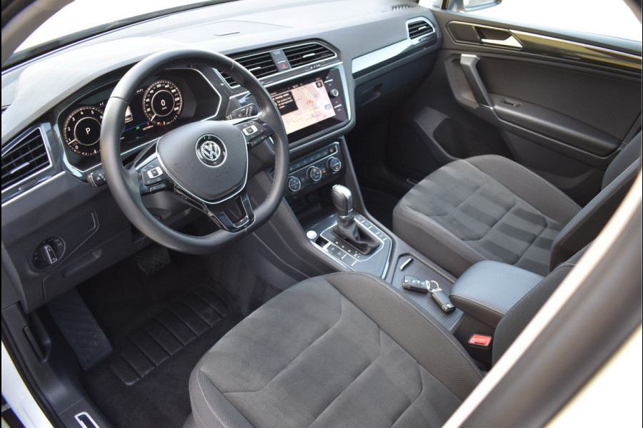 Volkswagen Tiguan 1.4 TSI R-Line 150 Pk DSG Pano Keyless Camera Trekhaak Full Led 19 Inch