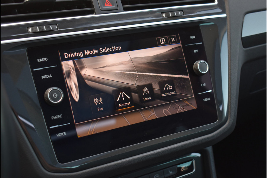 Volkswagen Tiguan 1.4 TSI R-Line 150 Pk DSG Pano Keyless Camera Trekhaak Full Led 19 Inch