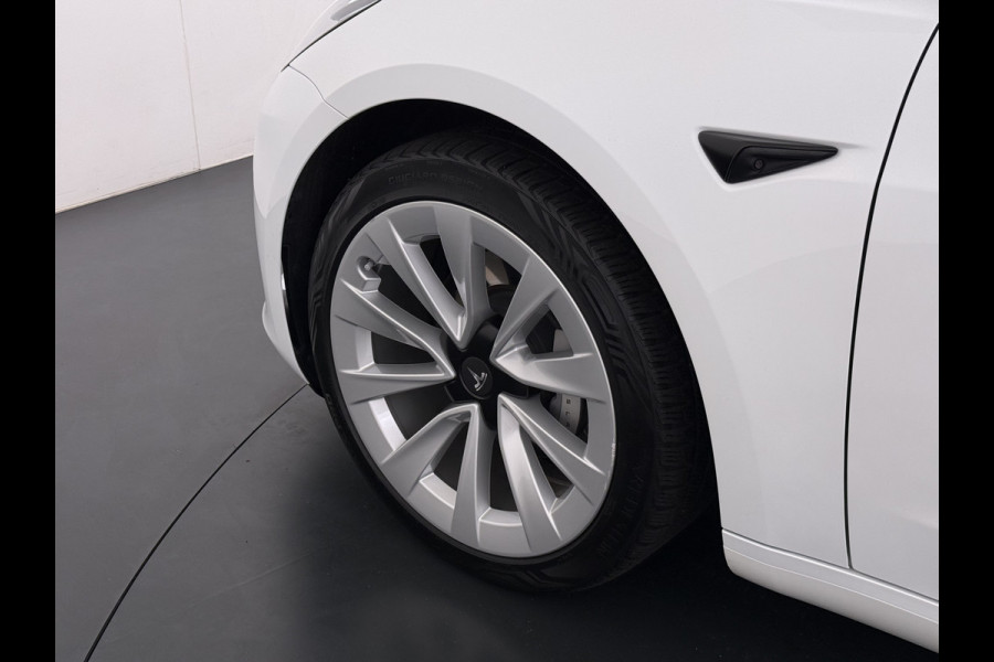 Tesla Model 3 RWD Plus SOH 92.9% Warmtepomp LFP Accu Lmv 19" Panoramadak Leder Navi Ecc Camera's Adap.Cruise Stoel+Stuurverwarming Elek.Achterklep Elek.Stoelen+Memory Led Draadloze telefoonlader 1e Eigenaar Origineel Nederlandse Auto