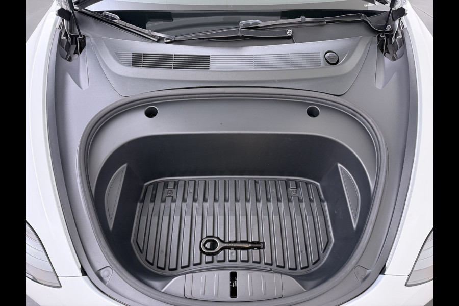 Tesla Model 3 RWD Plus SOH 92.9% Warmtepomp LFP Accu Lmv 19" Panoramadak Leder Navi Ecc Camera's Adap.Cruise Stoel+Stuurverwarming Elek.Achterklep Elek.Stoelen+Memory Led Draadloze telefoonlader 1e Eigenaar Origineel Nederlandse Auto