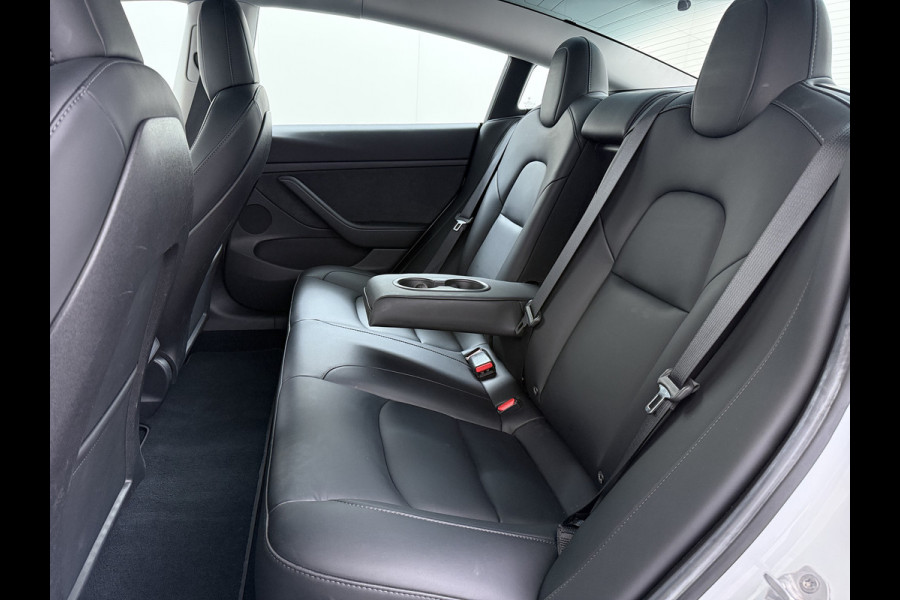 Tesla Model 3 RWD Plus SOH 92.9% Warmtepomp LFP Accu Lmv 19" Panoramadak Leder Navi Ecc Camera's Adap.Cruise Stoel+Stuurverwarming Elek.Achterklep Elek.Stoelen+Memory Led Draadloze telefoonlader 1e Eigenaar Origineel Nederlandse Auto