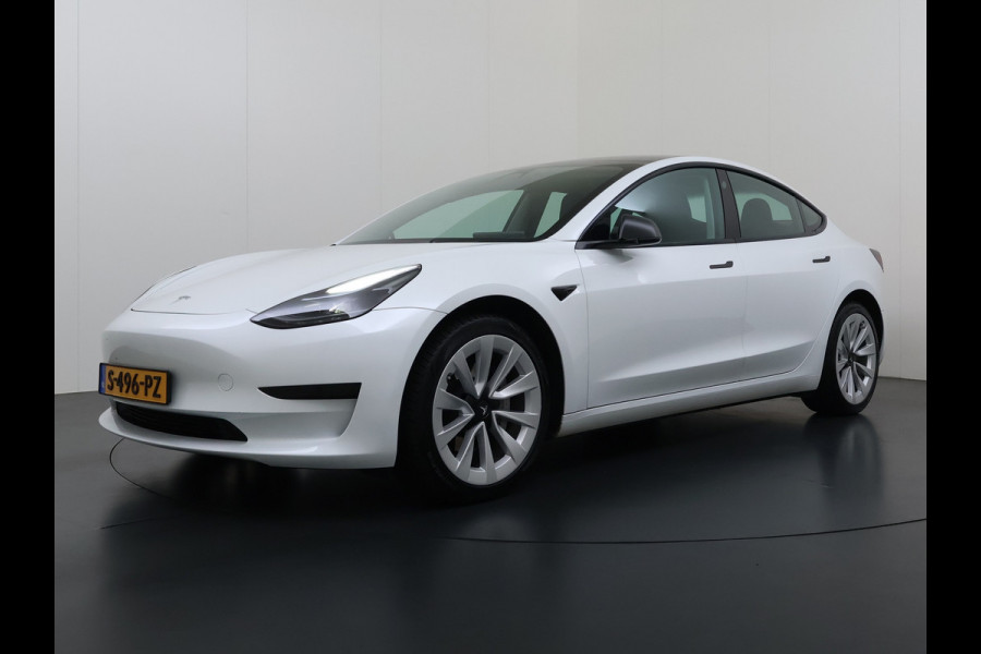 Tesla Model 3 RWD Plus SOH 92.9% Warmtepomp LFP Accu Lmv 19" Panoramadak Leder Navi Ecc Camera's Adap.Cruise Stoel+Stuurverwarming Elek.Achterklep Elek.Stoelen+Memory Led Draadloze telefoonlader 1e Eigenaar Origineel Nederlandse Auto
