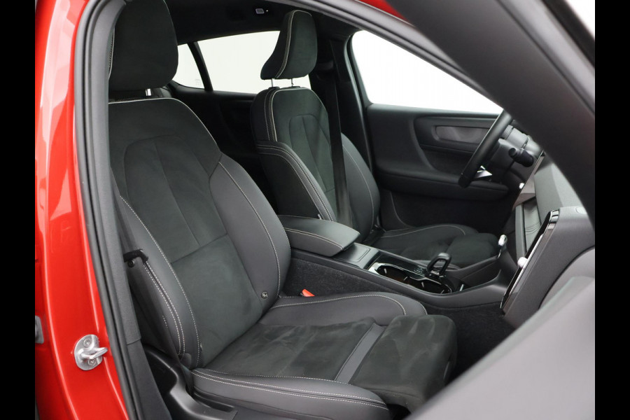Volvo C40 RECHARGE ULTIMATE 69 kWh + 20 INCH | PANORAMA | 360 CAMERA | HARMAN/KARDON | ADAPTIVE CRUISE