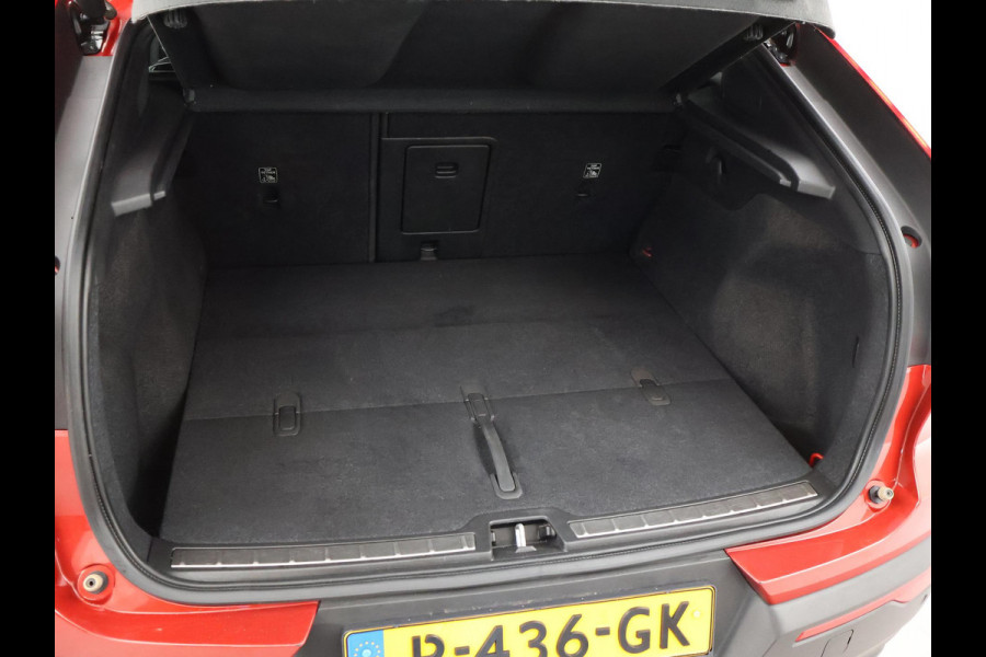 Volvo C40 RECHARGE ULTIMATE 69 kWh + 20 INCH | PANORAMA | 360 CAMERA | HARMAN/KARDON | ADAPTIVE CRUISE