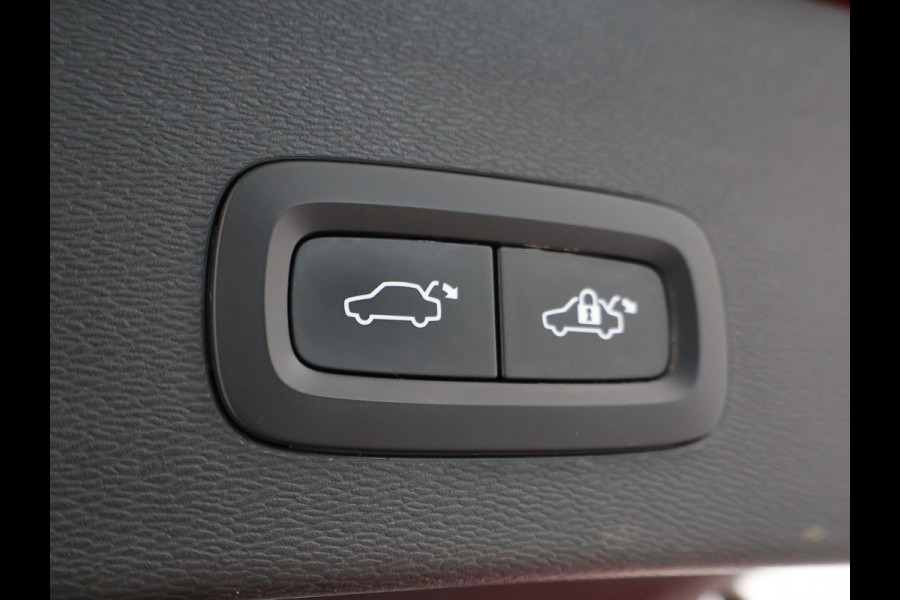 Volvo C40 RECHARGE ULTIMATE 69 kWh + 20 INCH | PANORAMA | 360 CAMERA | HARMAN/KARDON | ADAPTIVE CRUISE