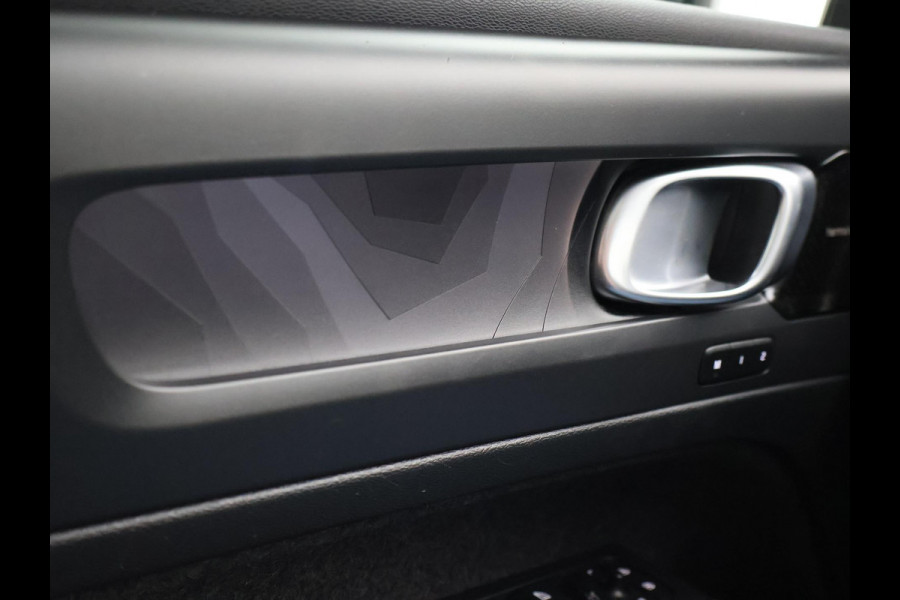 Volvo C40 RECHARGE ULTIMATE 69 kWh + 20 INCH | PANORAMA | 360 CAMERA | HARMAN/KARDON | ADAPTIVE CRUISE