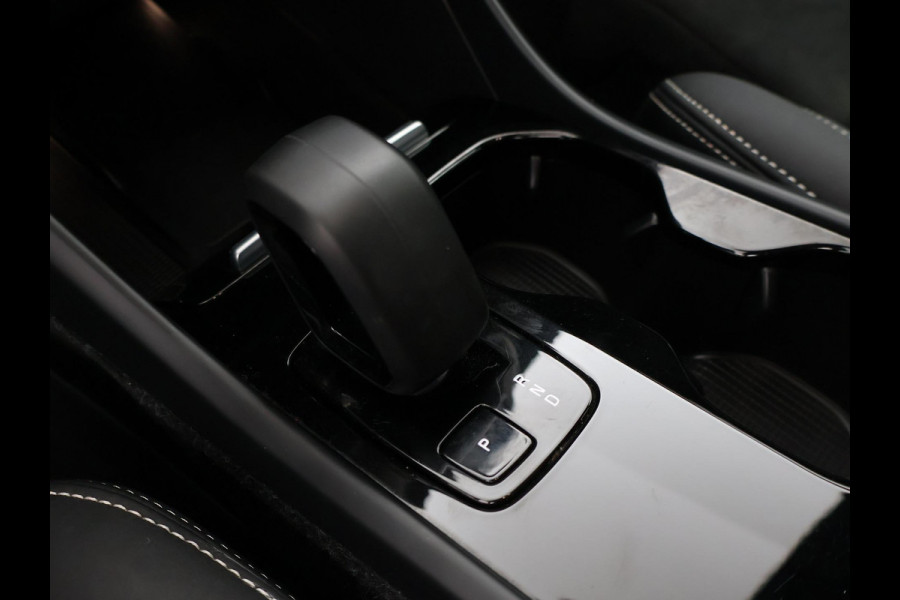 Volvo C40 RECHARGE ULTIMATE 69 kWh + 20 INCH | PANORAMA | 360 CAMERA | HARMAN/KARDON | ADAPTIVE CRUISE