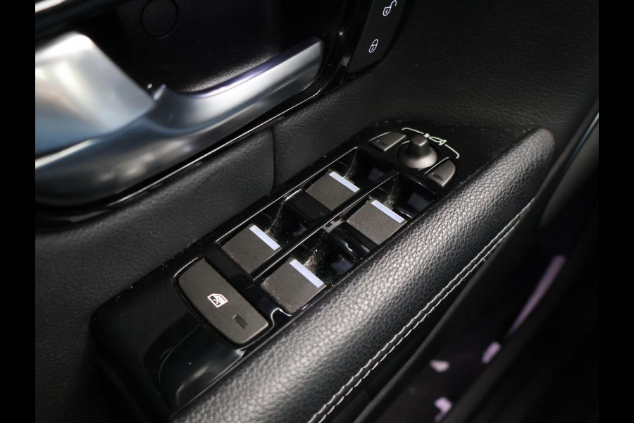Land Rover Range Rover Evoque 2.0 TD4 180 PK AUT. HSE DYNAMIC + PANORAMA | LEDER | STUURVERW. | 360 CAMERA | DAB | MERIDIAN