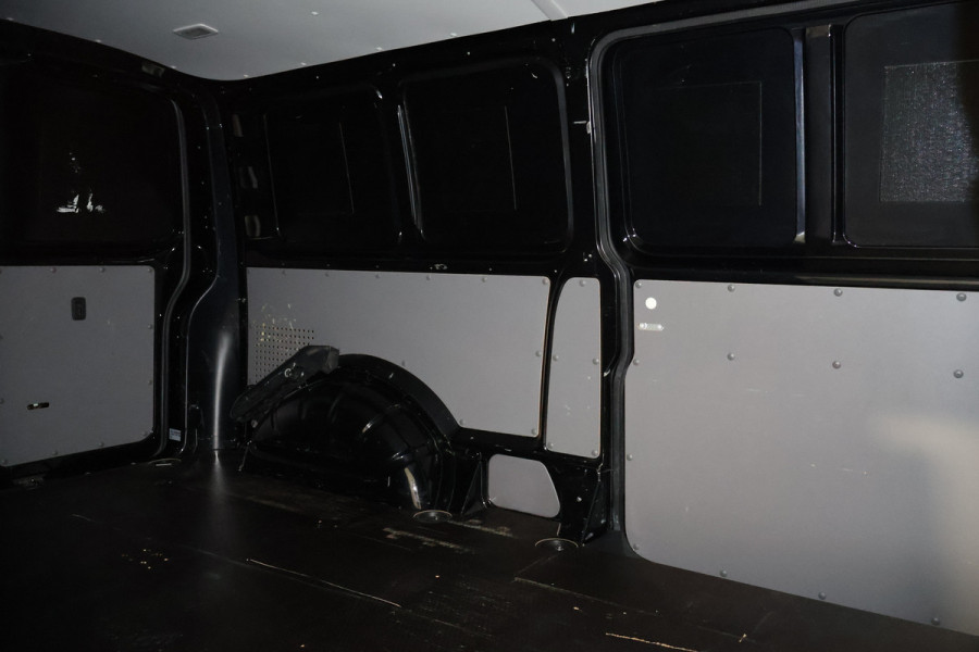 Volkswagen Transporter 2.0 TDI 150pk L2 H1 Automaat Bulli Led Leer Navigatie