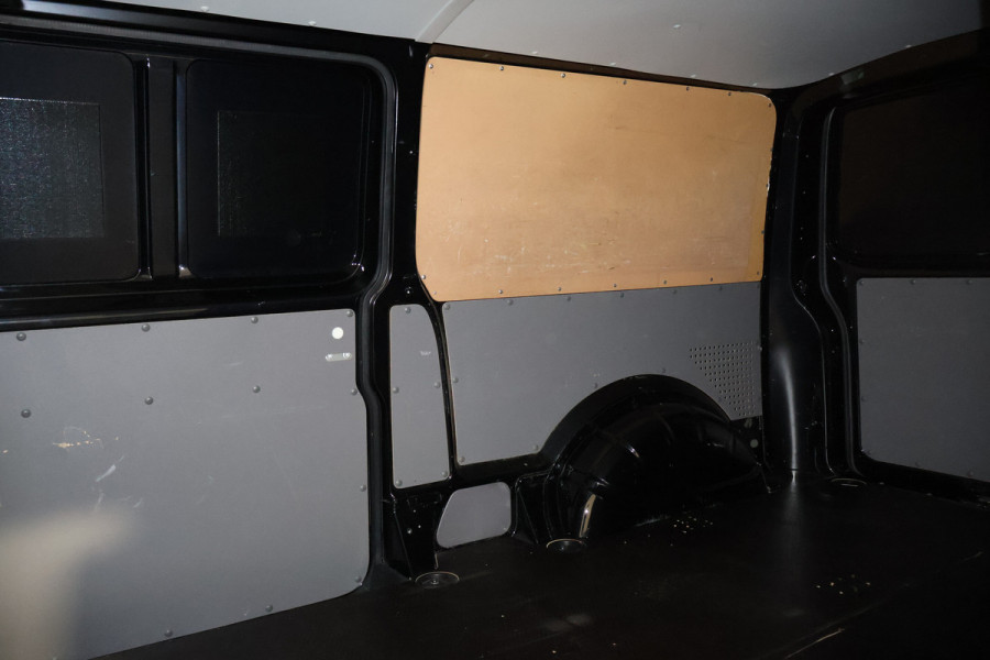 Volkswagen Transporter 2.0 TDI 150pk L2 H1 Automaat Bulli Led Leer Navigatie