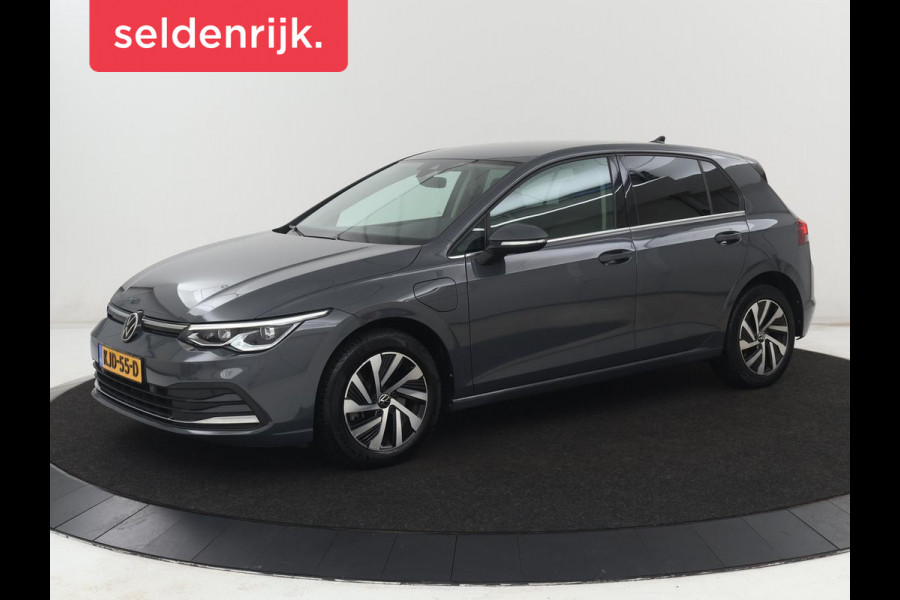 Volkswagen Golf 1.4 eHybrid Style | SOH 88% | Massage | Adaptive cruise | Carplay | Memory | Navigatie | Sfeerverlichting | Parkeerhulp | Climate control | Bluetooth | PHEV | Plug In