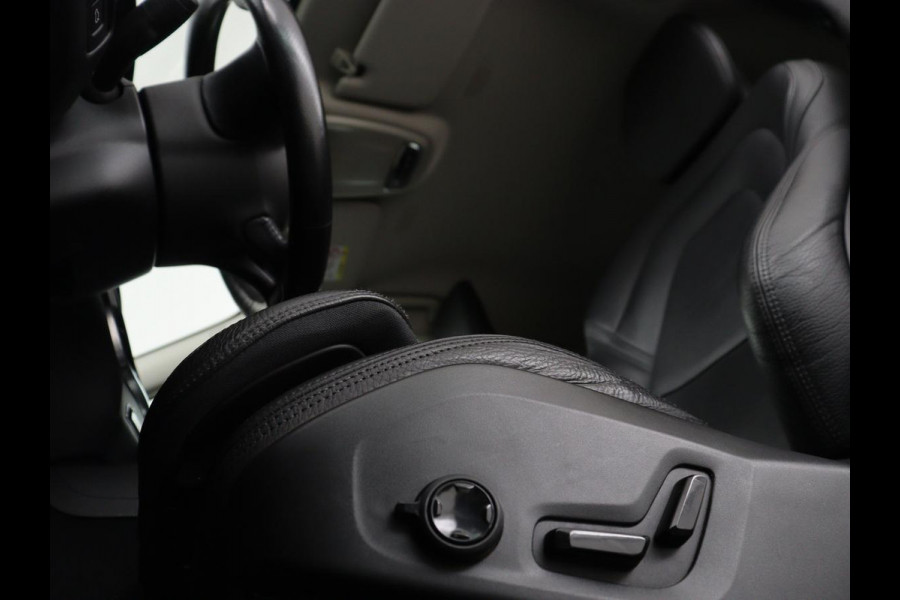Volvo V60 2.0 T5 Inscription | Trekhaak | Leder | Stoel & Stuurverwarming | Navigatie | Carplay | Harman/Kardon | Full LED | Parkeerhulp | DAB | Memory | Climate control | Bluetooth | Cruise control