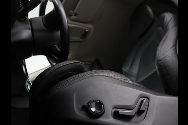 Volvo V60 2.0 T5 Inscription | Trekhaak | Leder | Stoel & Stuurverwarming | Navigatie | Carplay | Harman/Kardon | Full LED | Parkeerhulp | DAB | Memory | Climate control | Bluetooth | Cruise control