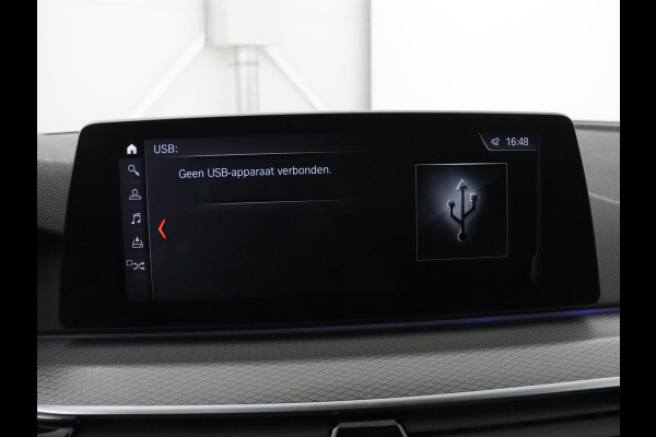 BMW 5 Serie 520i M Sport | Head-Up | Leder | Stoelverwarming | Camera | Sportstoelen | Park Assist | Carplay | Sfeerverlichting | Navigatie | Cruise control | Memory | Climate control | 19'' | Bluetooth