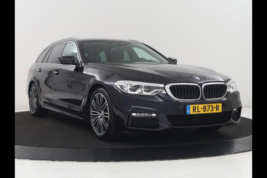 BMW 5 Serie 520i M Sport | Head-Up | Leder | Stoelverwarming | Camera | Sportstoelen | Park Assist | Carplay | Sfeerverlichting | Navigatie | Cruise control | Memory | Climate control | 19'' | Bluetooth