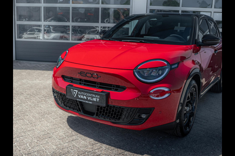 Fiat 600E Sport 54 kWh | Clima | Adapt. Cruise | Navi | Winter Pack | Camera | 18"  | Apple Carplay