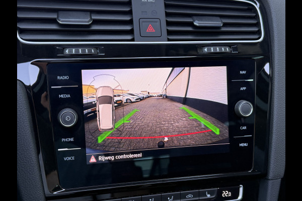 Volkswagen Golf Variant 1.5 TSI Highline | Pano | Trekhaak | ACC | Camera | LED | Keyless