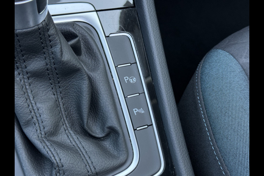 Volkswagen Golf Variant 1.5 TSI Highline | Pano | Trekhaak | ACC | Camera | LED | Keyless