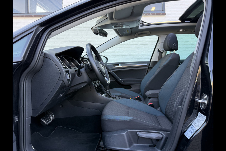 Volkswagen Golf Variant 1.5 TSI Highline | Pano | Trekhaak | ACC | Camera | LED | Keyless