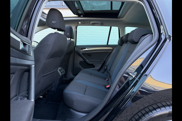 Volkswagen Golf Variant 1.5 TSI Highline | Pano | Trekhaak | ACC | Camera | LED | Keyless