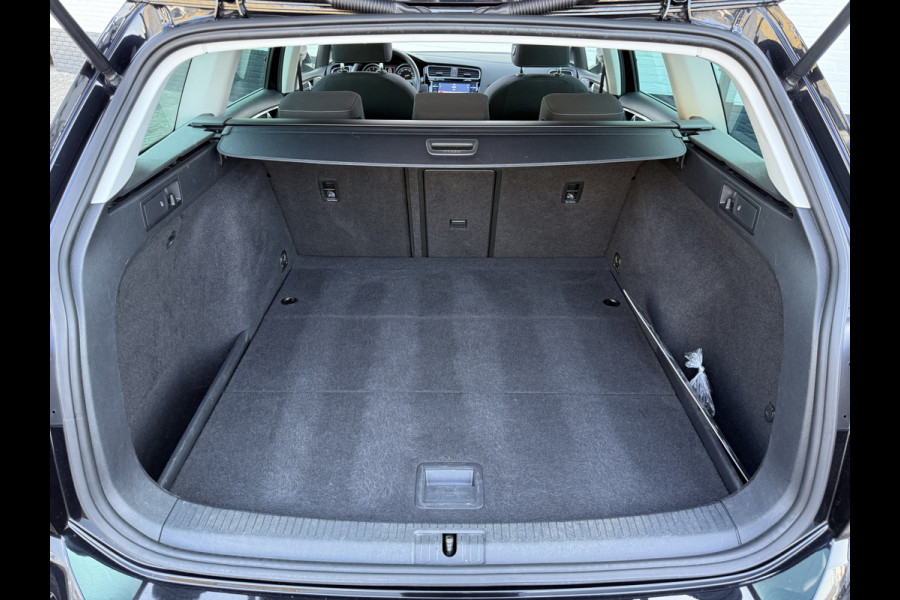 Volkswagen Golf Variant 1.5 TSI Highline | Pano | Trekhaak | ACC | Camera | LED | Keyless