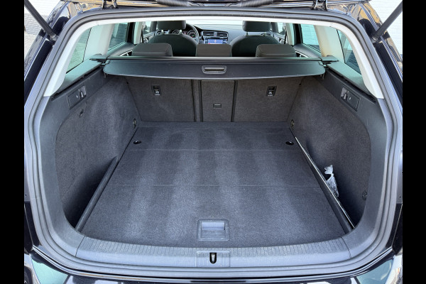 Volkswagen Golf Variant 1.5 TSI Highline | Pano | Trekhaak | ACC | Camera | LED | Keyless