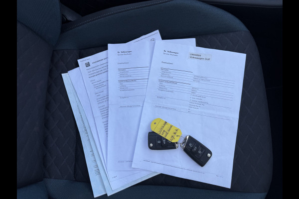 Volkswagen Golf Variant 1.5 TSI Highline | Pano | Trekhaak | ACC | Camera | LED | Keyless