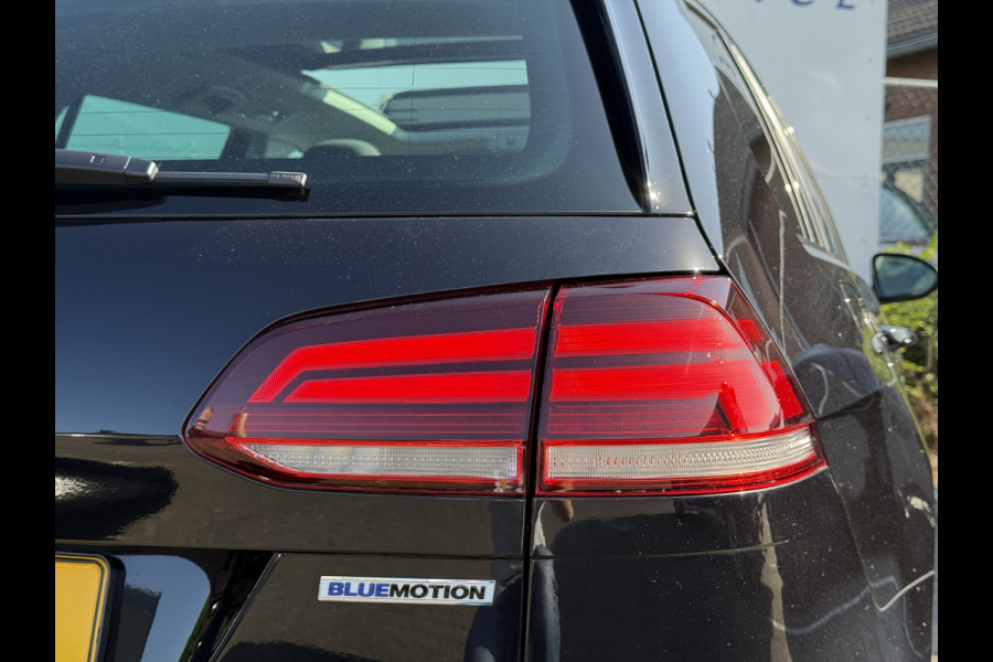 Volkswagen Golf Variant 1.5 TSI Highline | Pano | Trekhaak | ACC | Camera | LED | Keyless