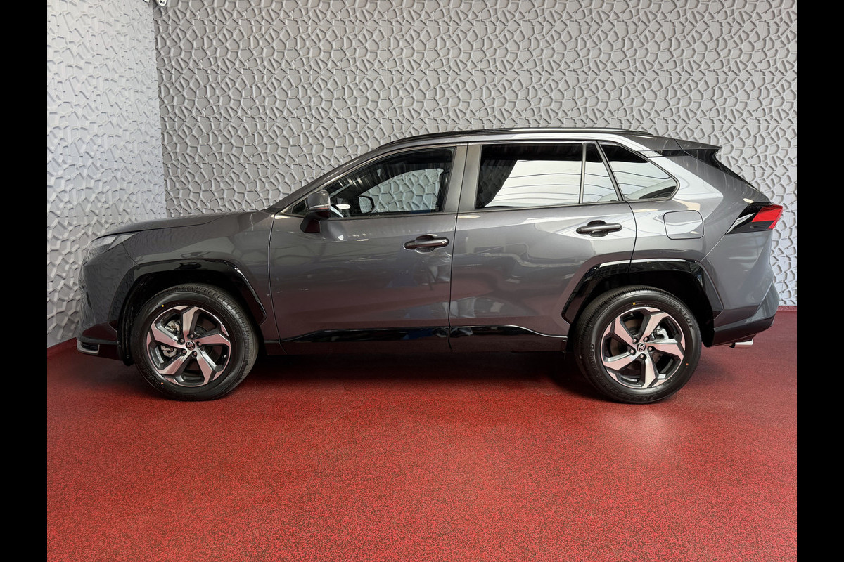 Toyota RAV4 2.5 PHEV AWD 306PK | ☑️ Nieuwe auto ☑️ | 0 km 1500KG trekgew. | HUD | Camera | LED | Elek. klep | STUUR/STOELVERW. V+A PHEV PLUG IN