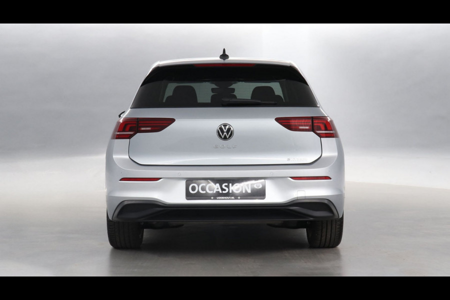 Volkswagen Golf 1.5 eHybrid 204 pk Life Edition DSG / Stoel en stuurwielverwarming / App Connect