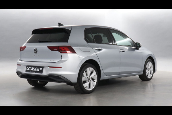 Volkswagen Golf 1.5 eHybrid 204 pk Life Edition DSG / Stoel en stuurwielverwarming / App Connect