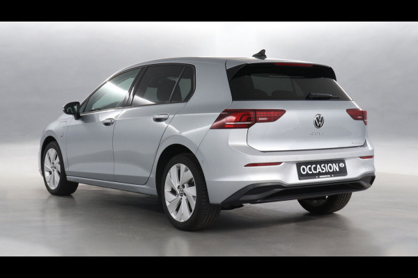 Volkswagen Golf 1.5 eHybrid 204 pk Life Edition DSG / Stoel en stuurwielverwarming / App Connect