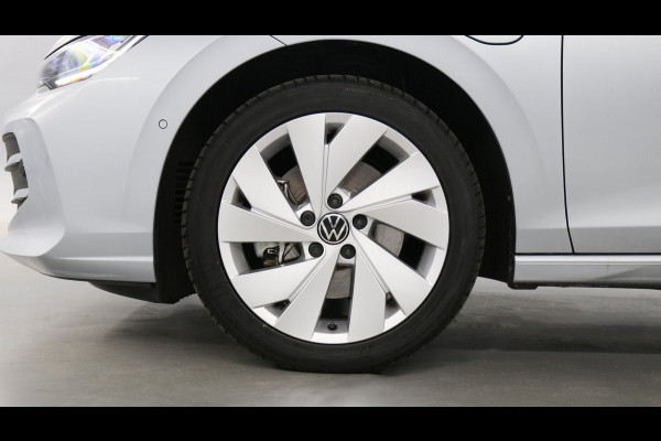 Volkswagen Golf 1.5 eHybrid 204 pk Life Edition DSG / Stoel en stuurwielverwarming / App Connect