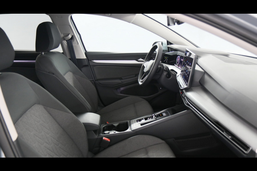 Volkswagen Golf 1.5 eHybrid 204 pk Life Edition DSG / Stoel en stuurwielverwarming / App Connect