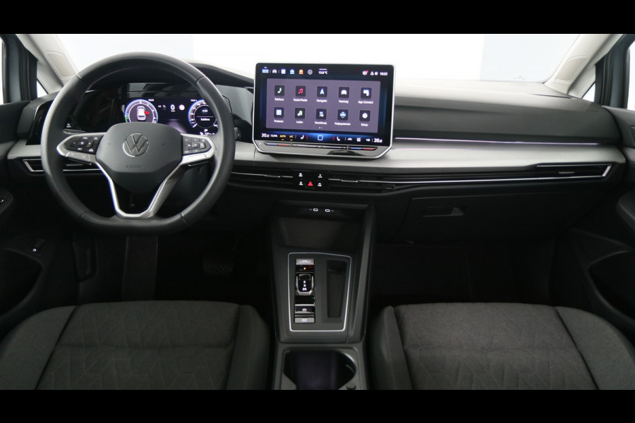 Volkswagen Golf 1.5 eHybrid 204 pk Life Edition DSG / Stoel en stuurwielverwarming / App Connect
