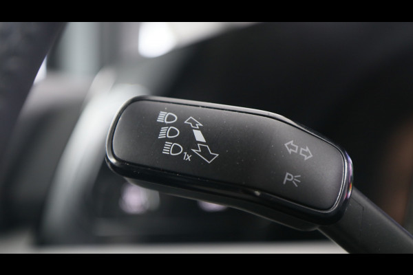 Volkswagen Golf 1.5 eHybrid 204 pk Life Edition DSG / Stoel en stuurwielverwarming / App Connect