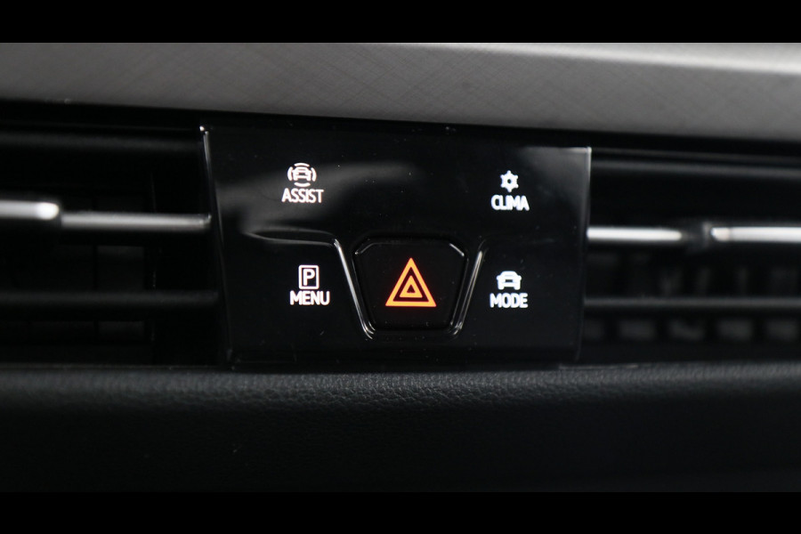 Volkswagen Golf 1.5 eHybrid 204 pk Life Edition DSG / Stoel en stuurwielverwarming / App Connect